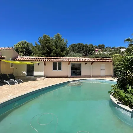 T2 Piscine Proche Apartment